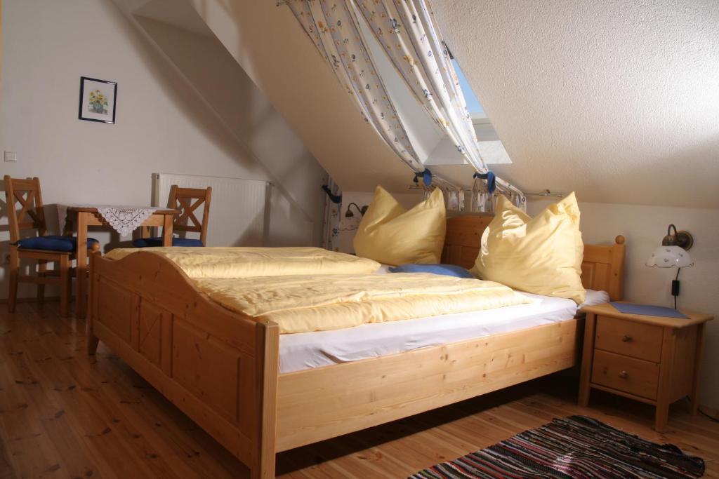 Fruehstueckspension Kleinschuster Burgau Room photo